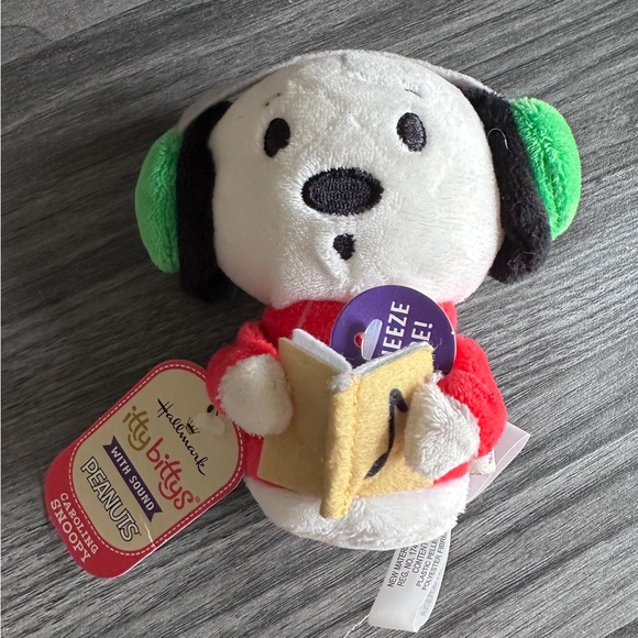 Hallmark Caroling Snoopy With Sound itty bittys Peanuts NEW with tags. NWT - Picture 1 of 4